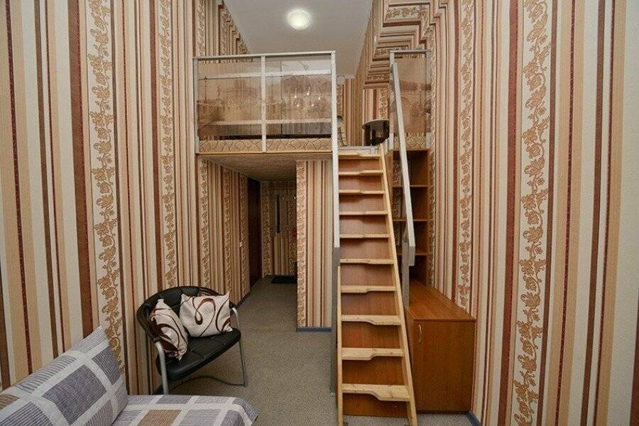 Двухуровневый номер-студия